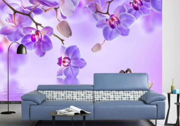 Dvě labutě v jezeře s fialovými květy Fototapeta Dvě labutě v jezeře s fialovými květy